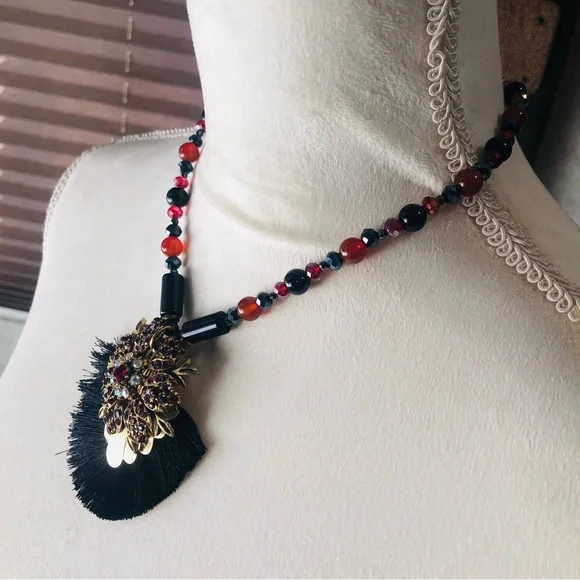 Handcrafted repurpose Florenza fringe pendant black onyx carnelian necklace - Picture 4 of 12